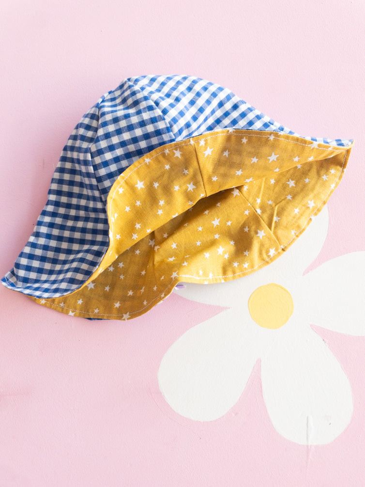 Cappellino vichy + stelline