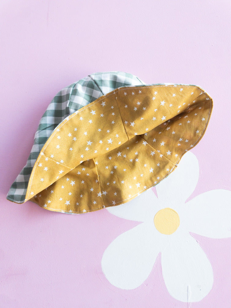 Cappellino vichy + stelle